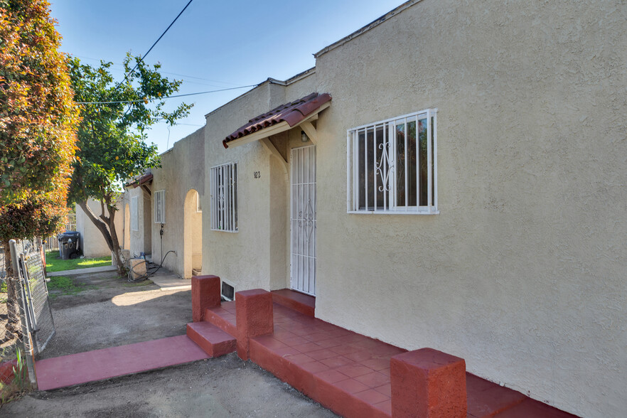 916 W 88th St, Los Angeles, CA for sale - Building Photo - Image 2 of 17