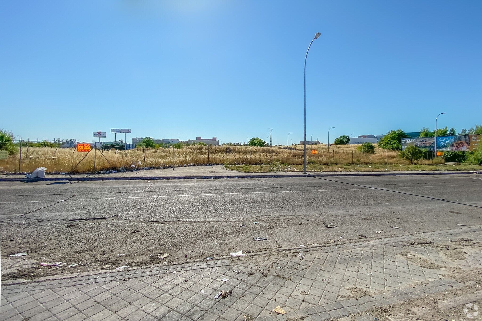 Avenida Gumersindo Llorente, 11, Madrid, Madrid for sale Primary Photo- Image 1 of 1