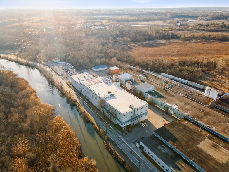 555 Greenwich St, Brantford, ON for lease - Aerial - Image 2 of 12