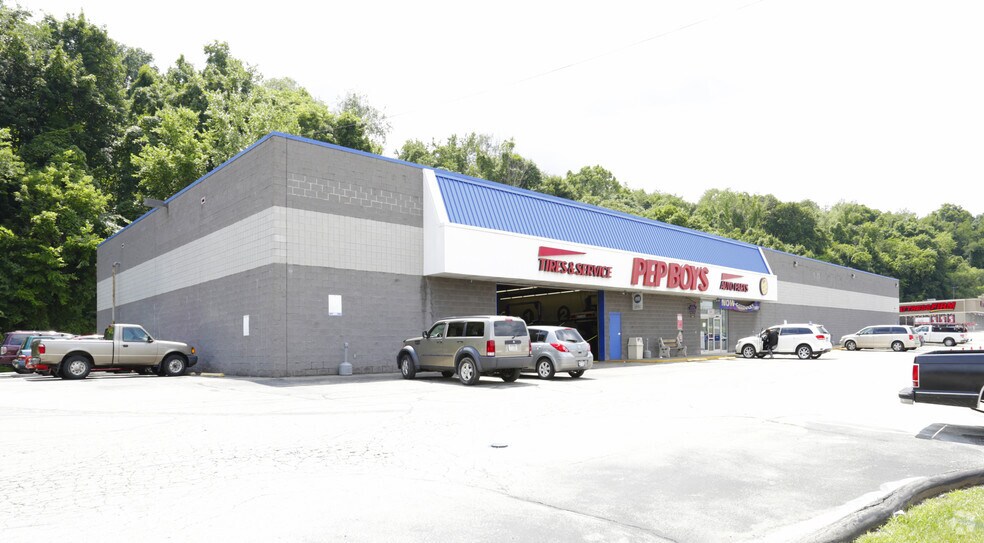 390 Clairton Blvd, Pittsburgh, PA for sale - Primary Photo - Image 1 of 1