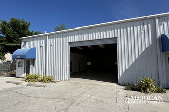 1657 University Pky, Sarasota, FL for lease Interior Photo- Image 1 of 6