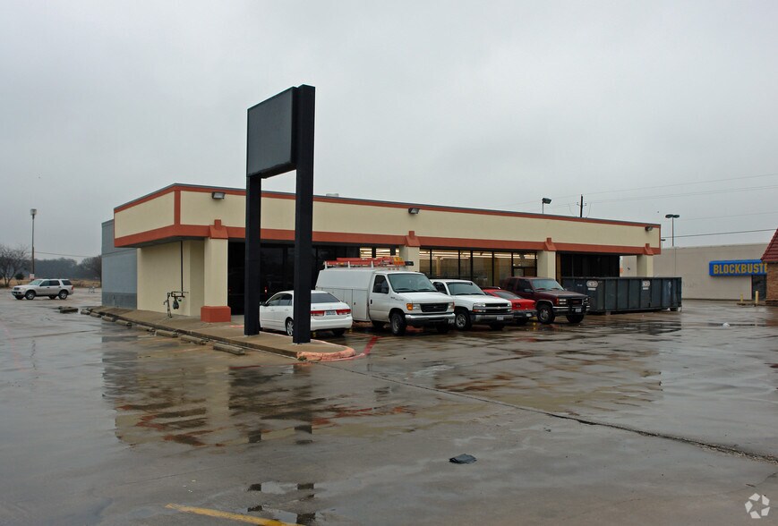 Retail in Balch Springs, TX for sale - Primary Photo - Image 1 of 1