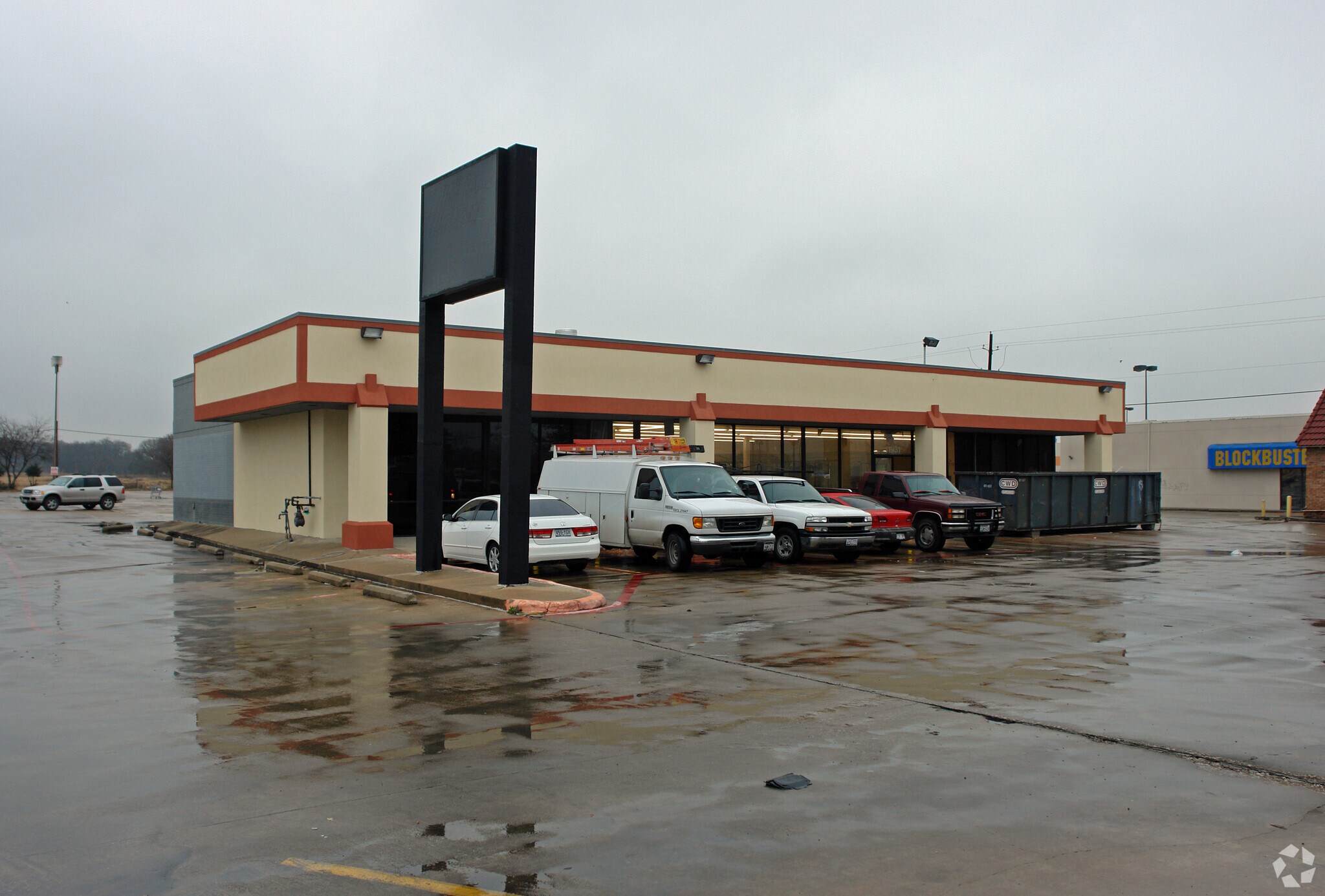 Retail in Balch Springs, TX for sale Primary Photo- Image 1 of 1
