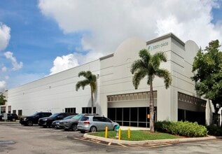 3801-3899 SW 30th Ave, Fort Lauderdale, FL for lease Interior Photo- Image 1 of 6