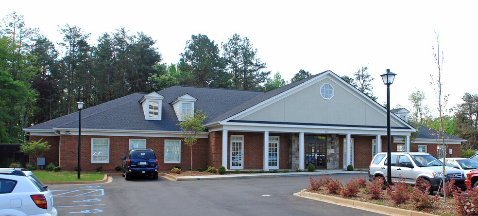 213 Halton Rd, Greenville, SC for sale - Building Photo - Image 1 of 1