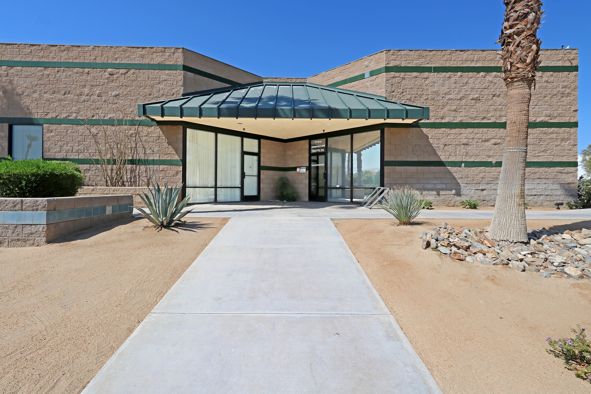 77670 Springfield Ln, Palm Desert, CA for lease Interior Photo- Image 1 of 10