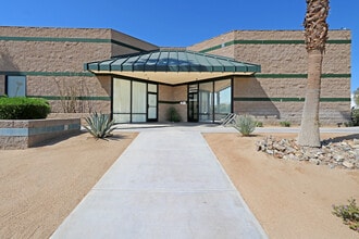 77670 Springfield Ln, Palm Desert, CA for lease Interior Photo- Image 1 of 10