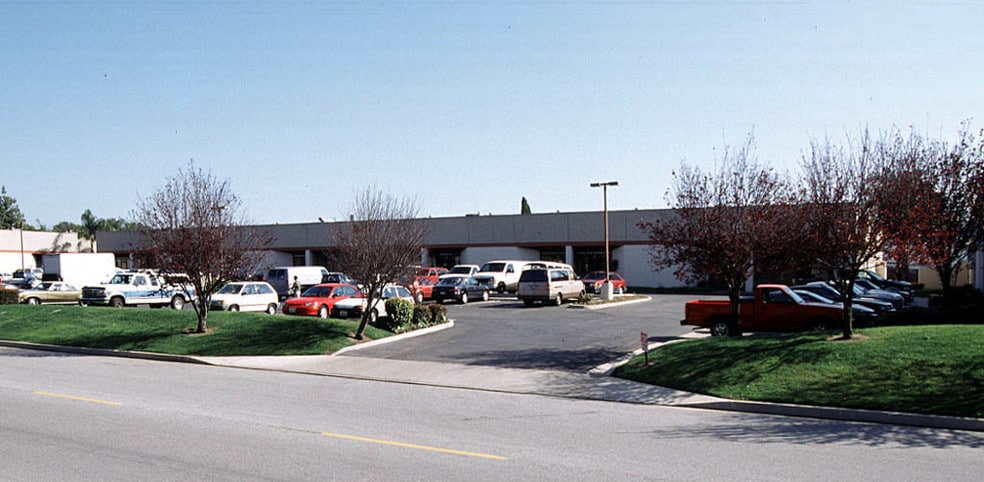 23342 South Pointe Dr, Laguna Hills, CA for lease - Building Photo - Image 2 of 11