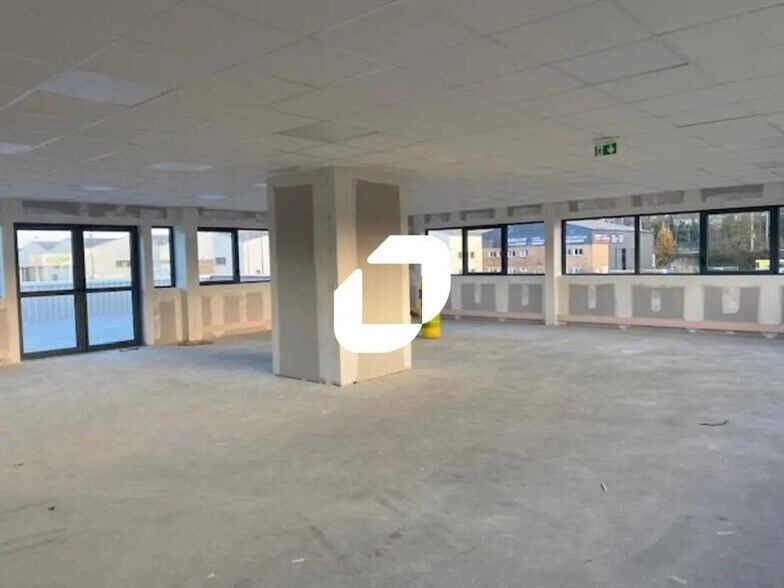 Office in SAINT-OUEN-L'AUMONE for lease - Interior Photo - Image 3 of 8