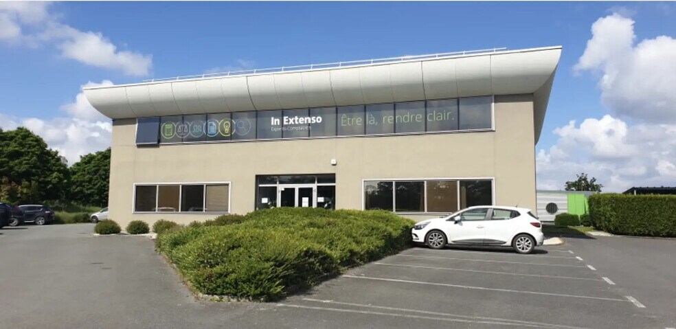 Office in Arras for lease - Building Photo - Image 1 of 4