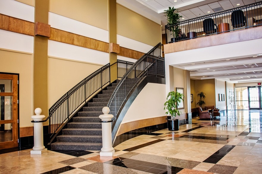 14239 W Bell Rd, Surprise, AZ for lease - Interior Photo - Image 3 of 18