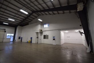 2121 SW Deerhound Ave, Redmond, OR for lease Interior Photo- Image 1 of 8