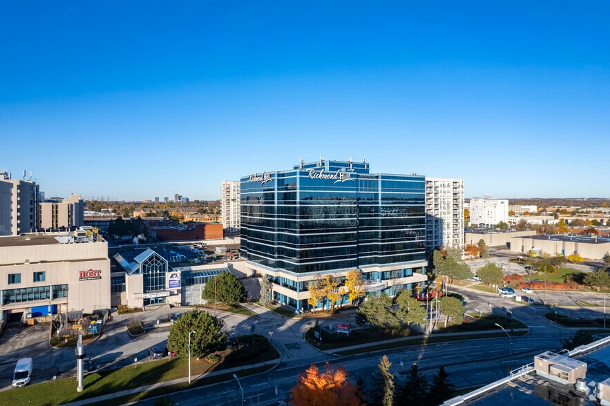 225 E Beaver Creek Rd, Richmond Hill, ON for lease - Building Photo - Image 3 of 5