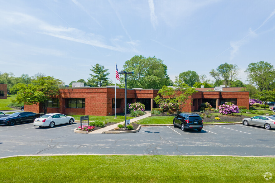 748 Springdale Dr, Exton, PA for lease - Building Photo - Image 1 of 4