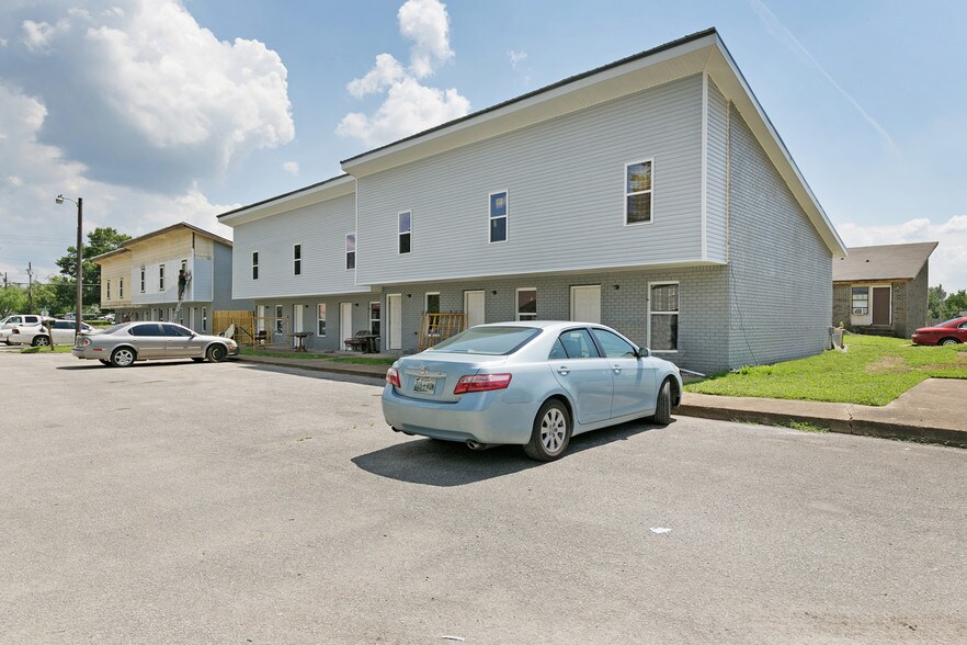 961 Old Hickory Blvd, Jackson, TN 38305