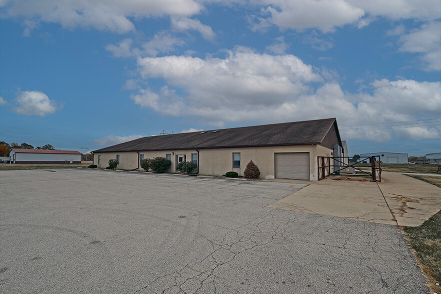 5 Commerce Dr, Freeburg, IL for lease - Building Photo - Image 1 of 28