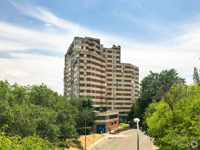 Calle De Federico Salmón, 8, Madrid, Madrid for sale - Building Photo - Image 2 of 2