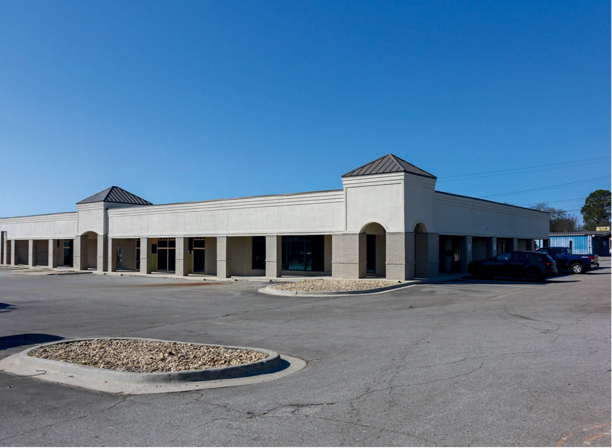 2105 Mastin Lake Rd NW, Huntsville, AL for lease Building Photo- Image 1 of 3