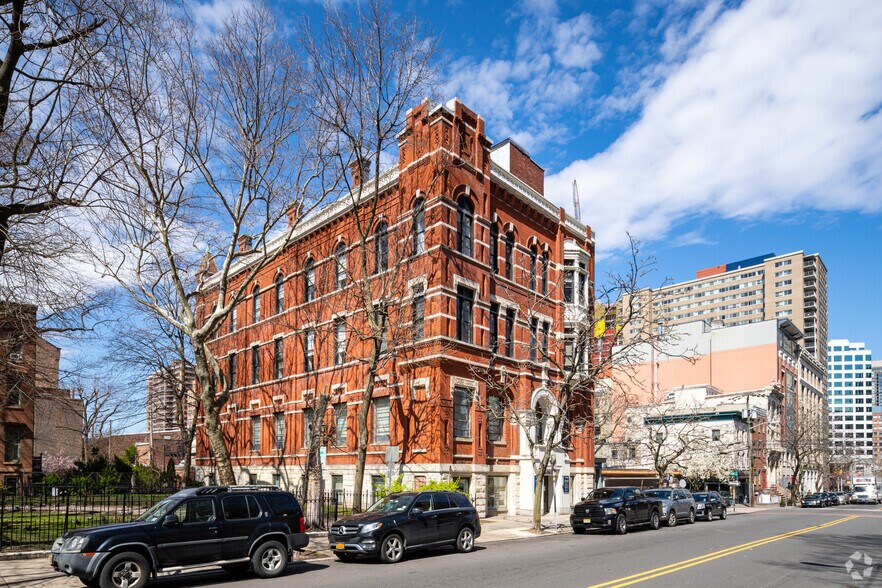 239 Washington St, Jersey City, NJ