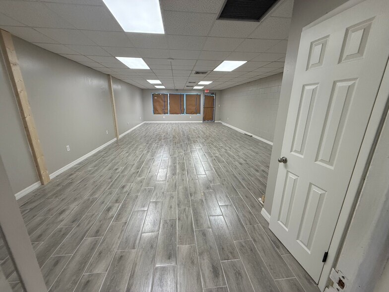 1000 E Alfred St, Tavares, FL for lease - Building Photo - Image 3 of 4