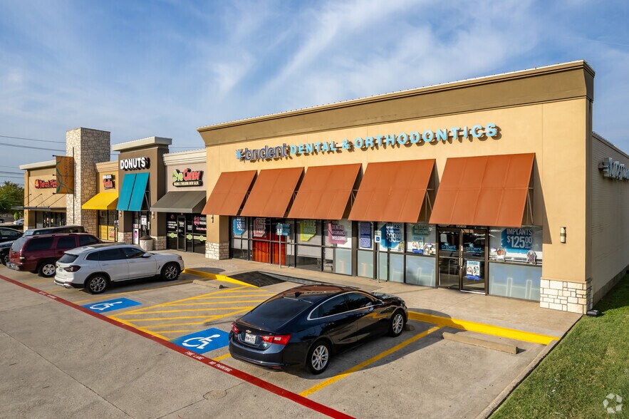 2201-2217 Marsh Ln, Carrollton, TX for sale - Primary Photo - Image 1 of 1