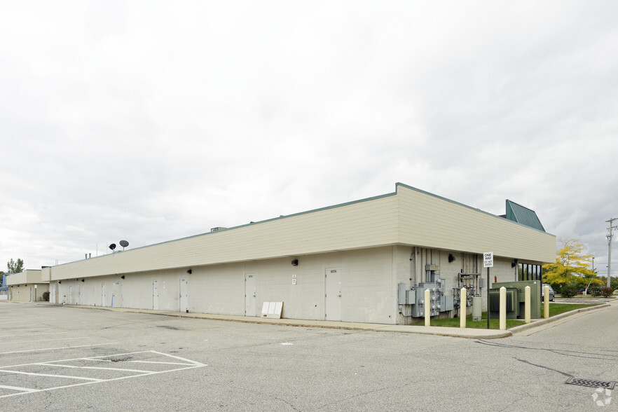 6646-6670 Kalamazoo Ave SE, Caledonia, MI for lease - Building Photo - Image 2 of 6