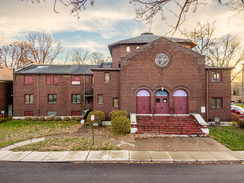 1601 Cleveland Ave, Niagara Falls, NY for sale - Primary Photo - Image 1 of 48