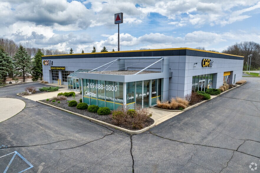 5281 S 9th St, Kalamazoo, MI 49009 Retail for Sale