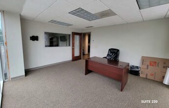 116 N West St, Raleigh, NC for lease Interior Photo- Image 2 of 3