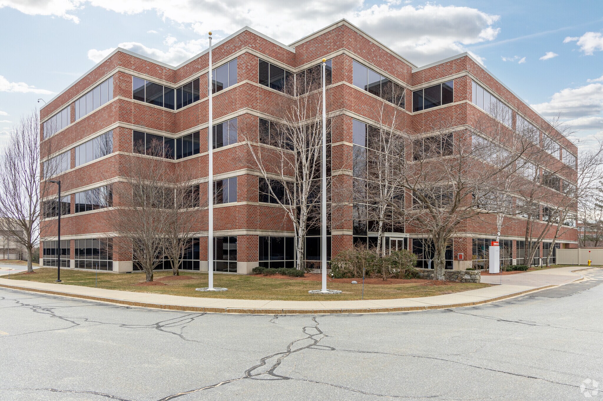 4 Van De Graaff Dr, Burlington, MA for lease Primary Photo- Image 1 of 6