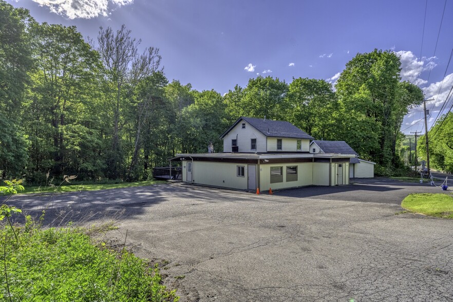 1520 Broadway, Esopus, NY for sale - Primary Photo - Image 1 of 30