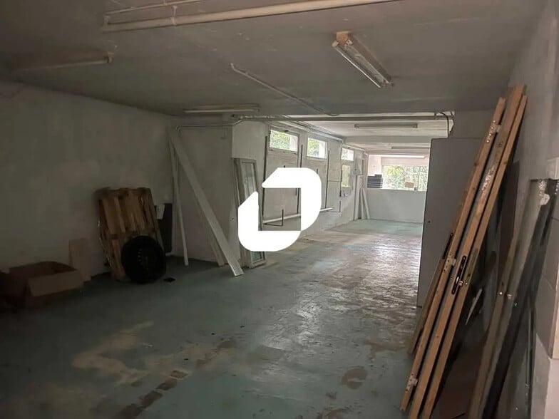 Office in Bièvres for lease - Building Photo - Image 1 of 9