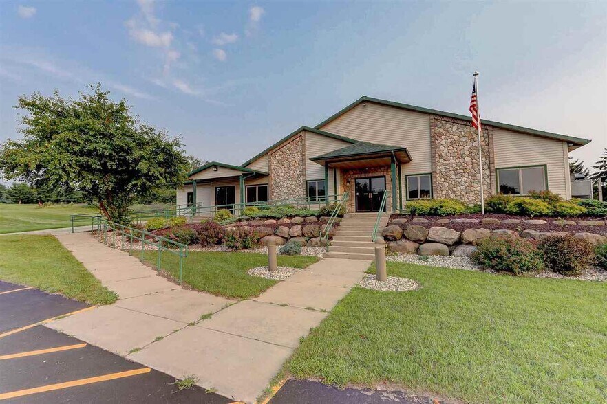 1000 Links Dr, WI 53955