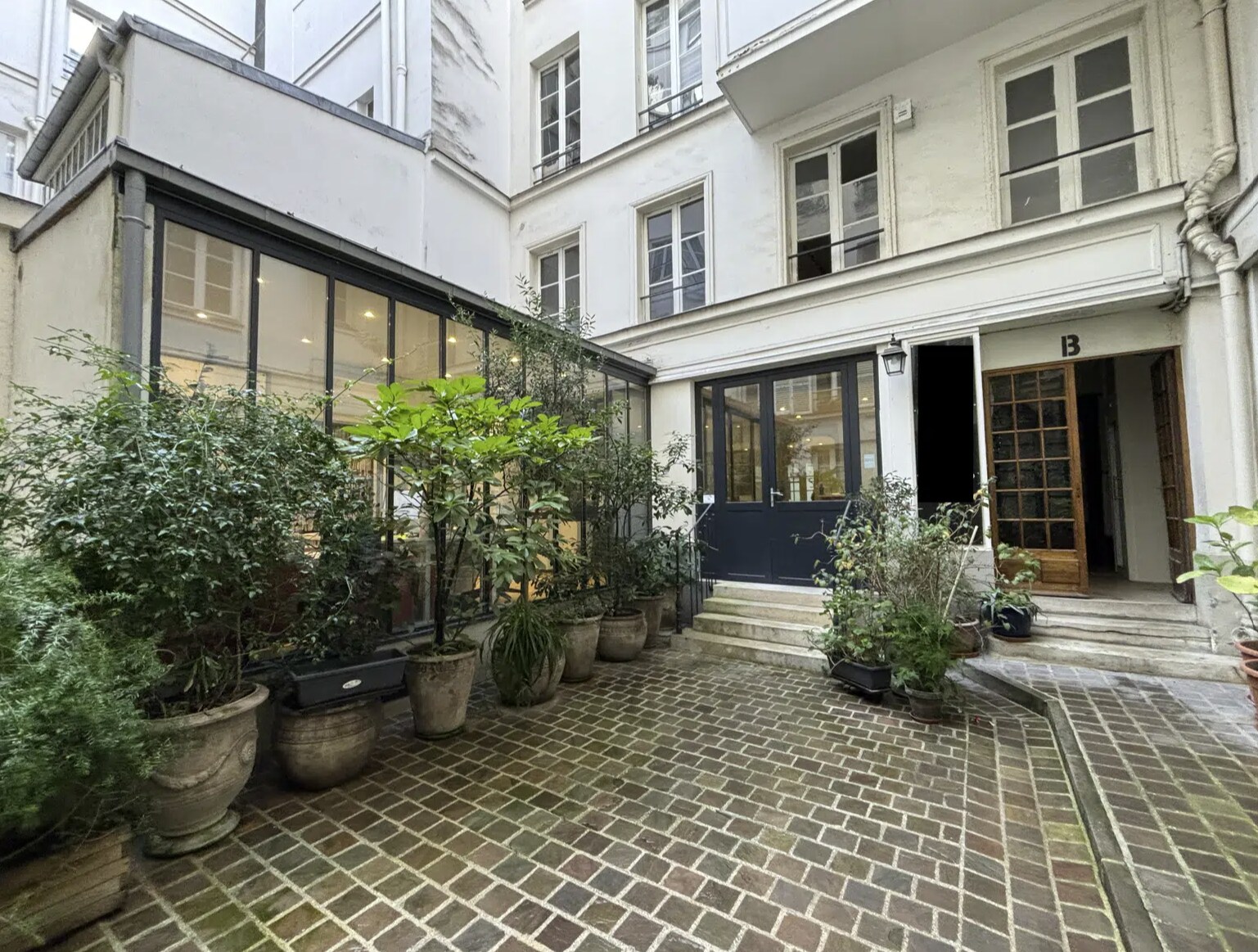 11 Rue Du Marché Saint-Honoré, Paris for lease Building Photo- Image 1 of 11