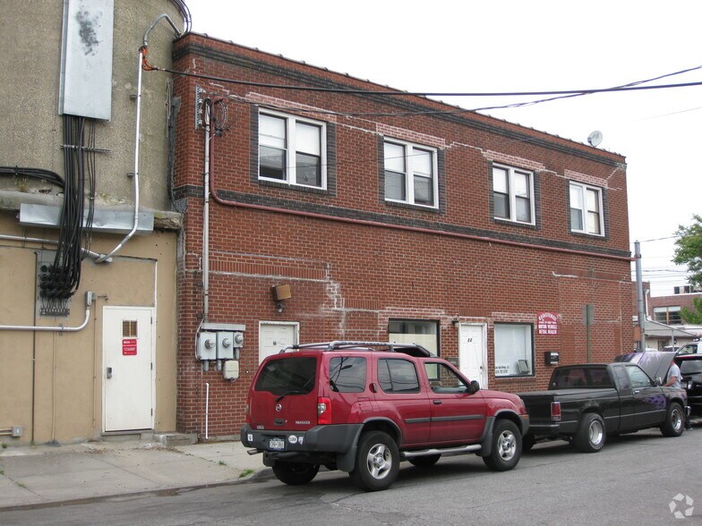 22 Van Buren Ave, Floral Park, NY for sale - Primary Photo - Image 1 of 1