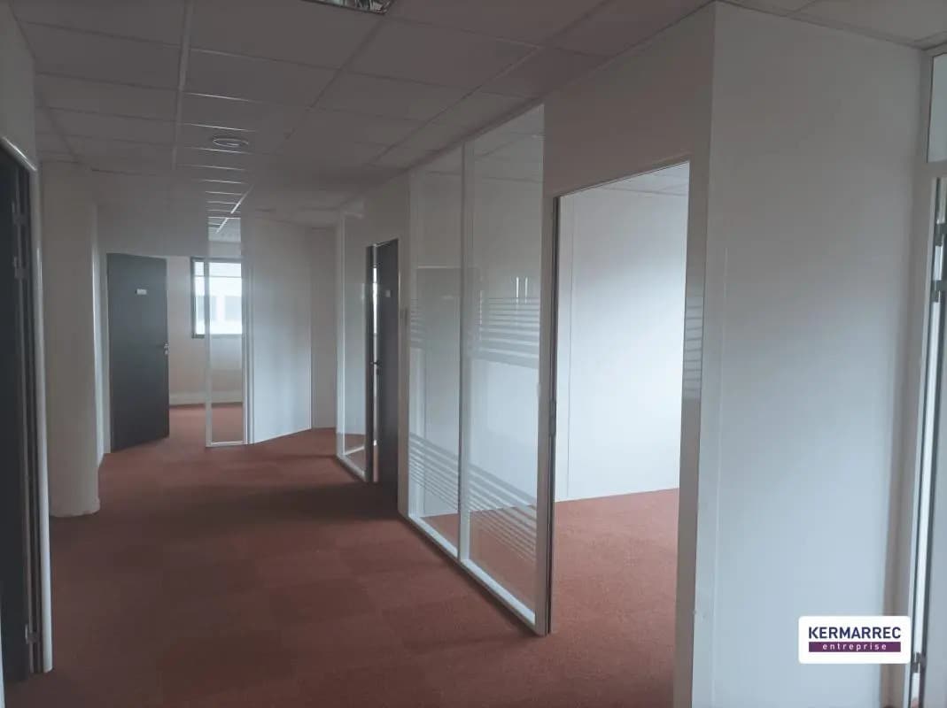 Office in Saint-Herblain for sale Interior Photo- Image 1 of 6