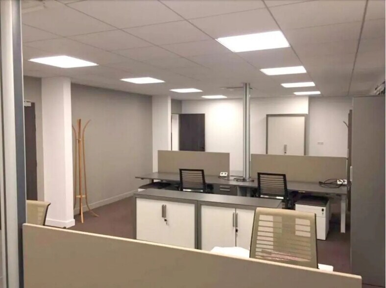 Office in Le Vésinet for lease - Interior Photo - Image 3 of 20