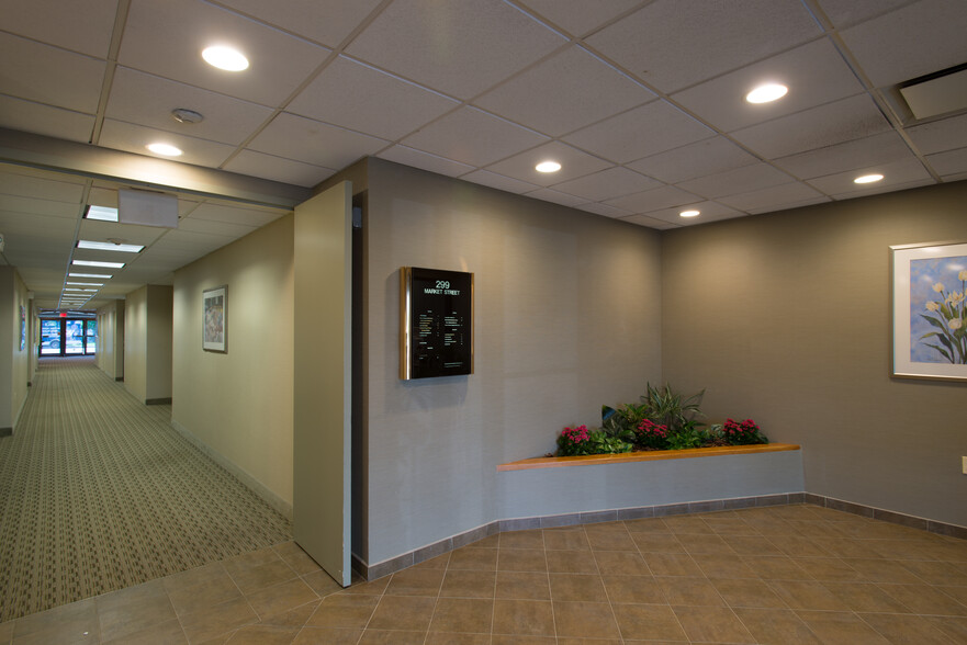 299 Market St, Saddle Brook, NJ for lease - Interior Photo - Image 2 of 8