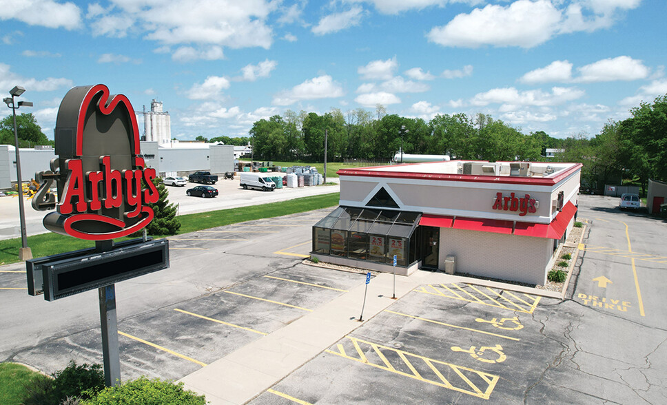 408 N Jefferson Way, Indianola, IA for sale - Building Photo - Image 1 of 1