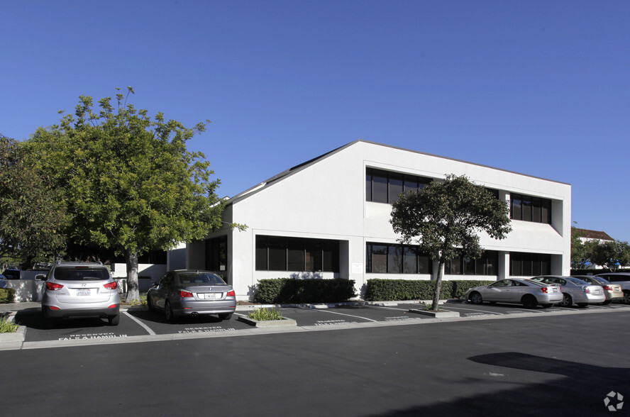 14772 Plaza Dr, Tustin, CA for lease - Primary Photo - Image 1 of 4