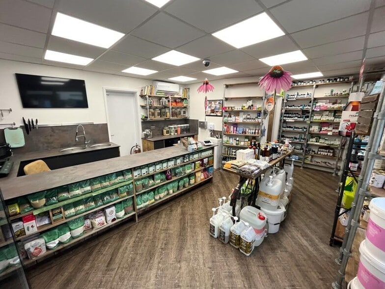 17 Edwards Walk, High Street, Maldon for lease - Building Photo - Image 3 of 6