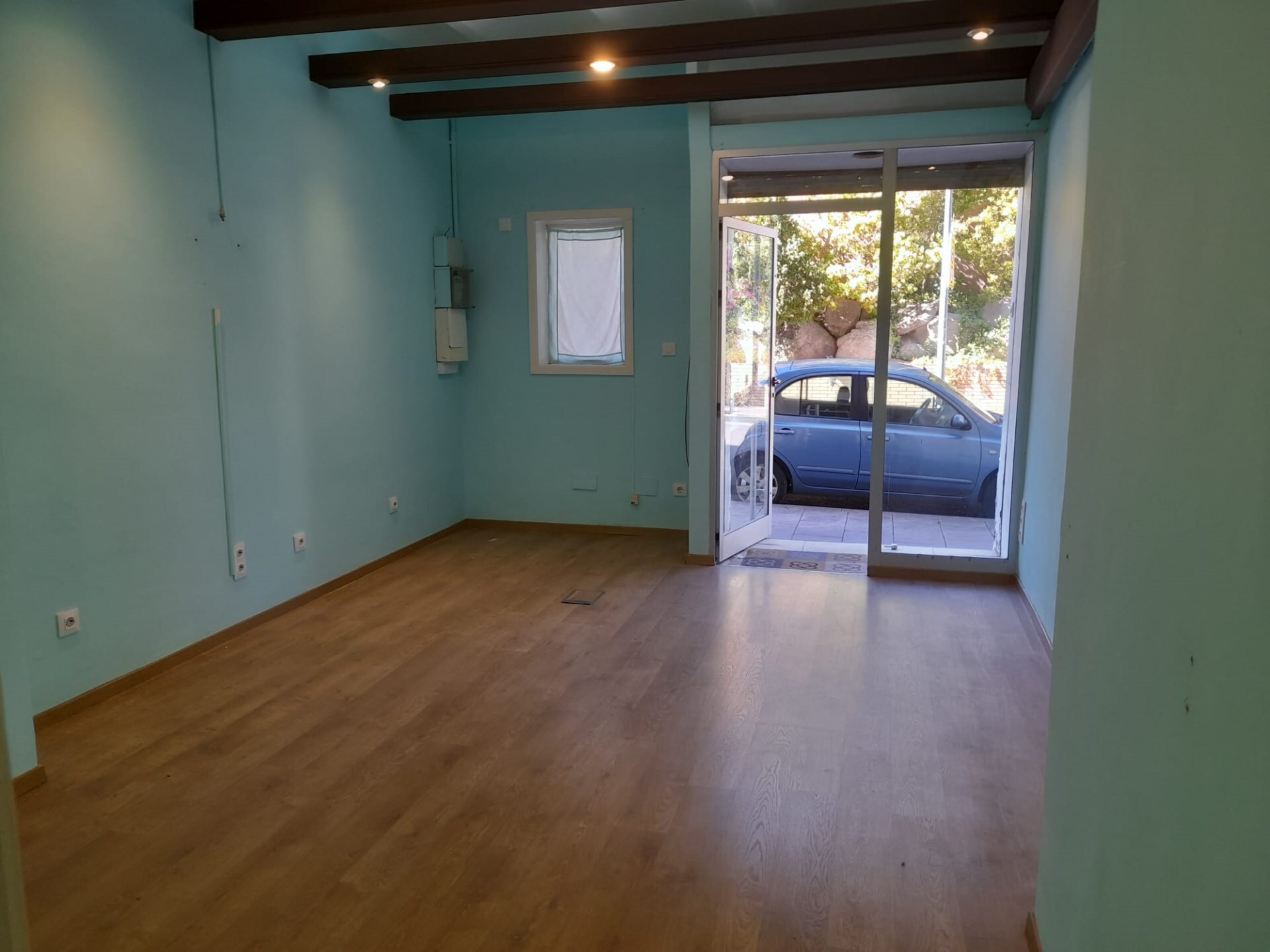 Retail in Sant Just Desvern, Barcelona for lease Interior Photo- Image 1 of 7