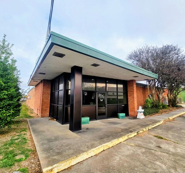 212 Bryan St, Dayton, TX for sale - Building Photo - Image 1 of 4