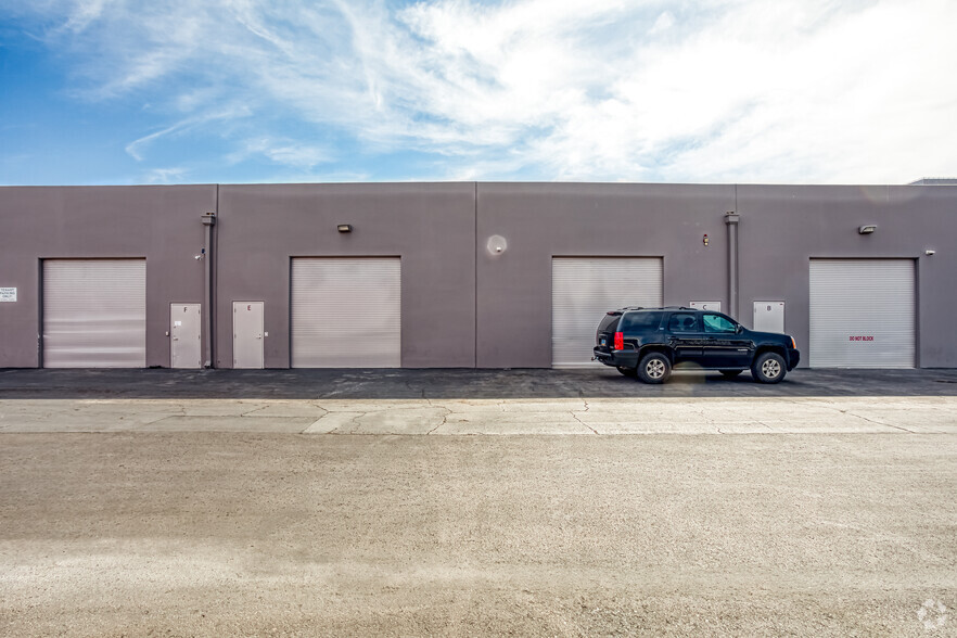 4610 Arville St, Las Vegas, NV for lease - Building Photo - Image 3 of 6