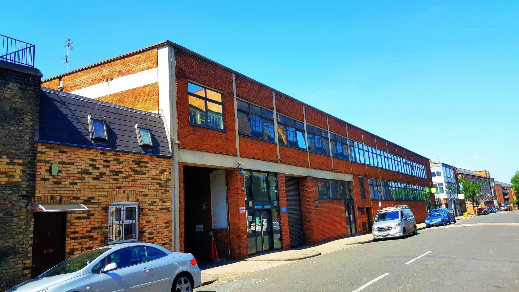 1A Elthorne Rd, London for lease Building Photo- Image 1 of 3