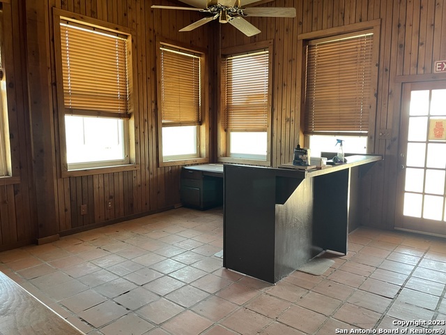 1500 Simmons Ave, Jourdanton, TX for sale - Interior Photo - Image 3 of 13