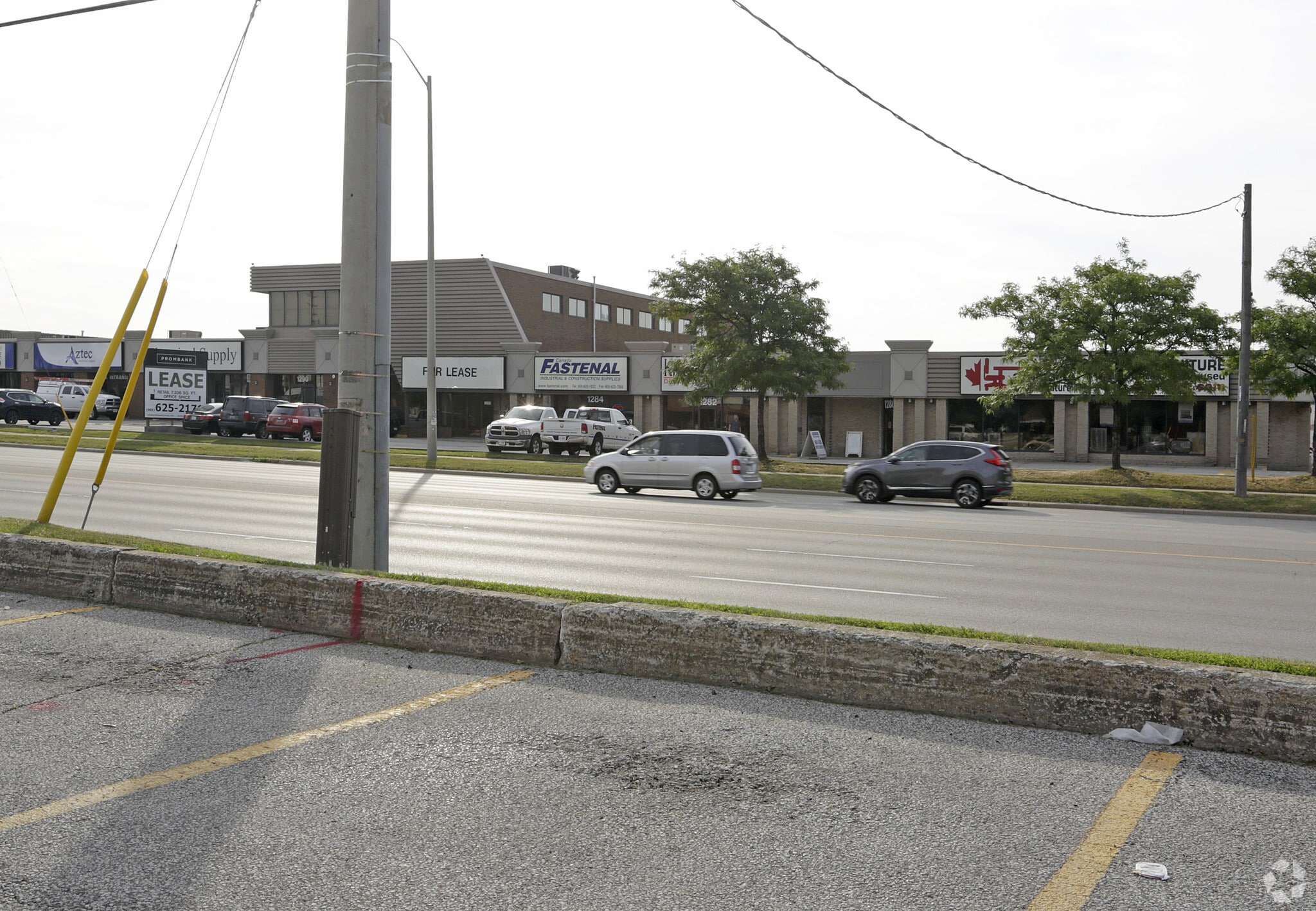1280-1300 Eglinton Ave E, Mississauga, ON for lease Primary Photo- Image 1 of 5