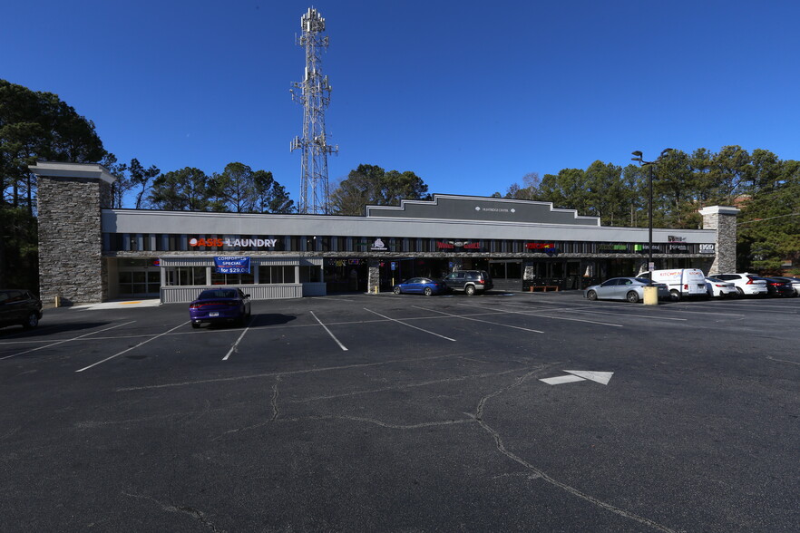 8540 Roswell Rd, Atlanta, GA for lease - Building Photo - Image 3 of 8