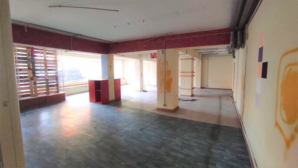 Retail in León for sale - Building Photo - Image 3 of 11