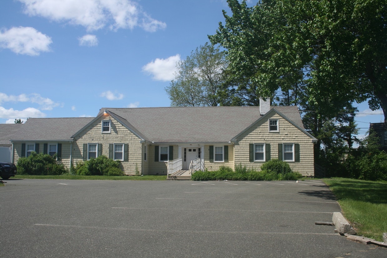 95 Shaker Rd, East Longmeadow, MA 01028